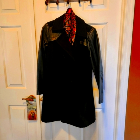 🖤COAT WEATHER!🖤VINTAGE Coat🖤QUEEN COLLECTIO*Genuine Leather* - Picture 1 of 10